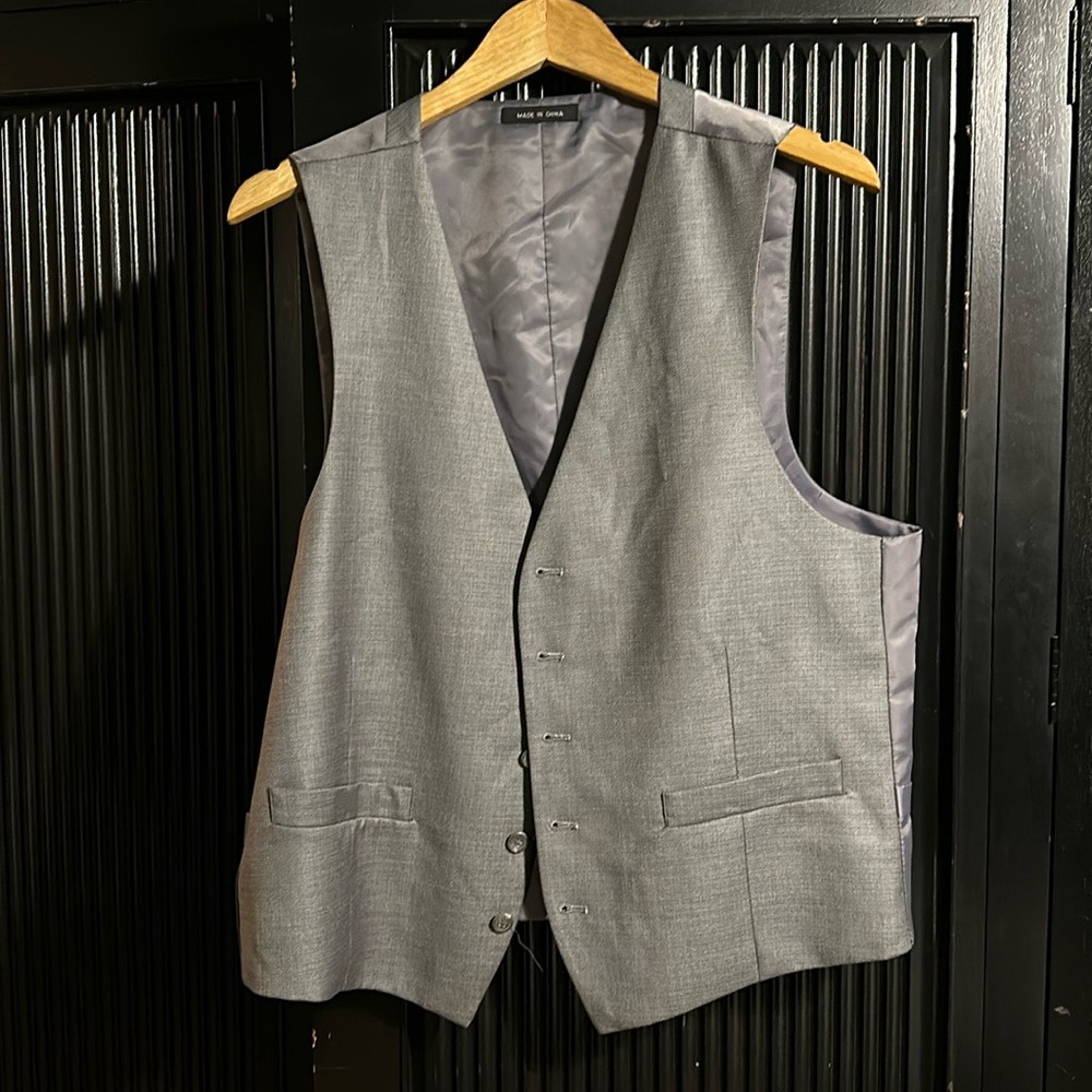 Kenneth Cole reaction vest